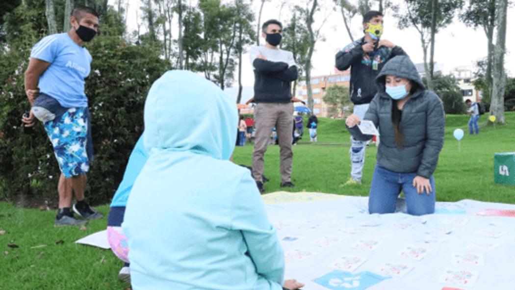 Punto presencial de atención a la ciudadanía en la Feria Móvil Comunitaria en el Parque Marruecos, en la localidad Rafael Uribe Uribe. Foto: Secretaría de Ambiente.