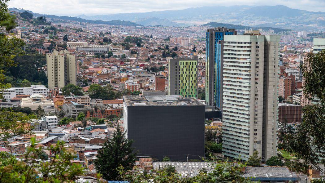 Panorámica de Bogotá, a propósito del día sin sombra del 10 de septiembre