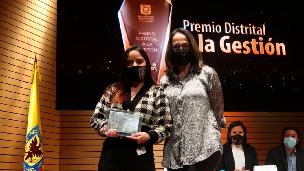 Secretaría Ambiente recibe premio Distrital por gestión internacional