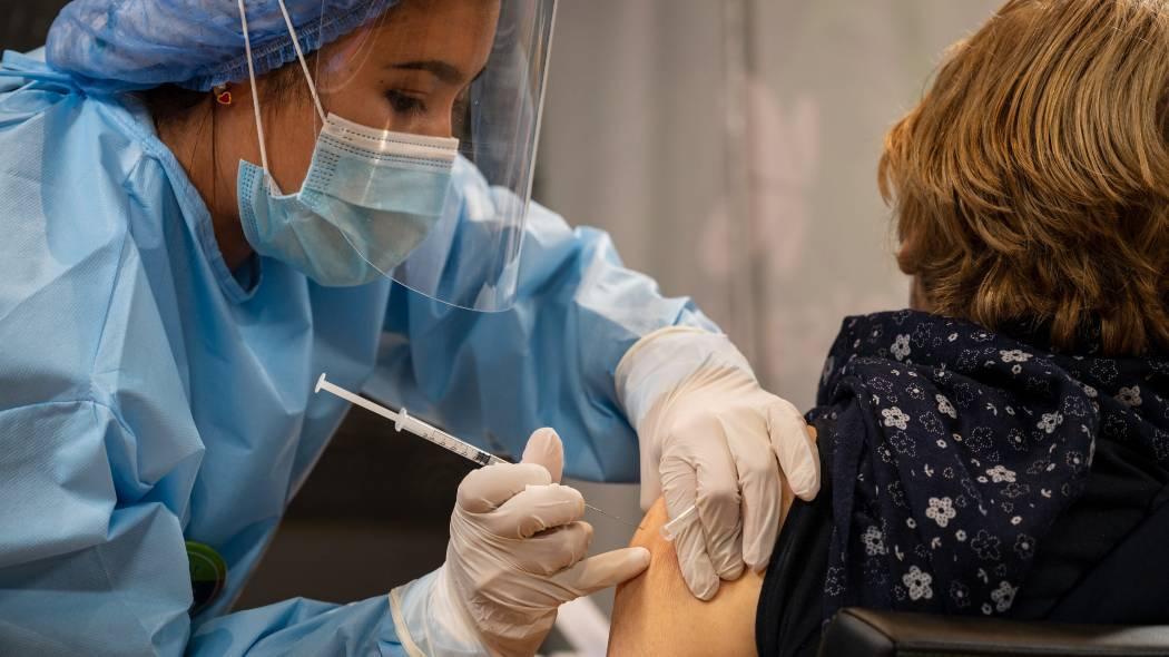 La Secretaría de Salud reitera que todas las vacunas disponibles salvan vidas y son efectivas para prevenir complicaciones o la muerte a causa del virus. Foto. Sec. Salud.