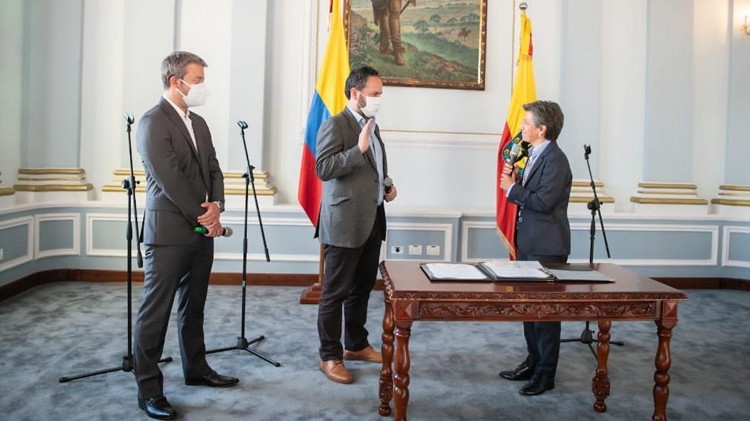 Alcaldesa posesiona a Sec. de Movilidad y gerente de TransMilenio