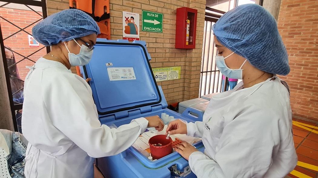 En Bogotá hay dosis limitadas de vacuna Pfizer contra el COVID-19