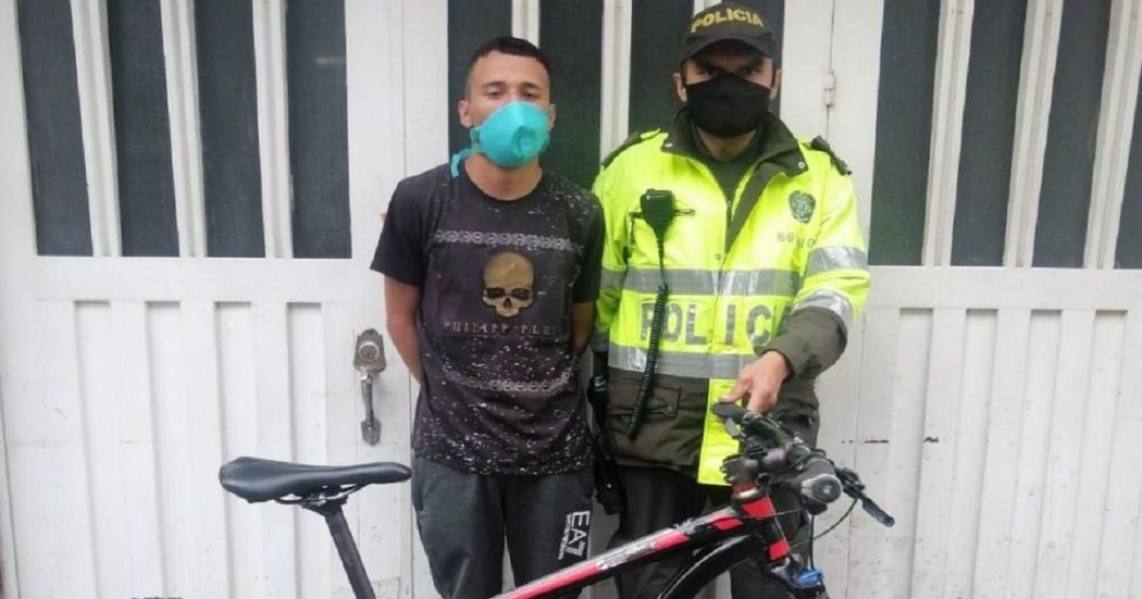 Policía captura a una persona y recupera bicicleta en Barrios Unidos