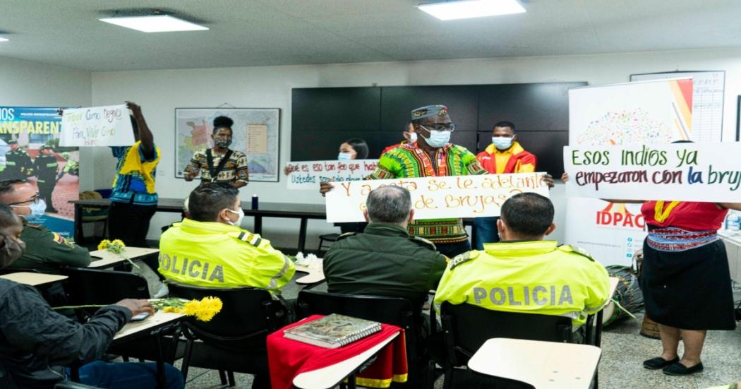 Integrantes de la Policía de Bosa firmaron el Pacto contra el Racismo
