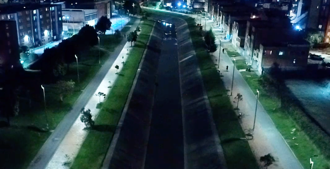 Morderna iluminación aumenta seguridad en ciclorruta Canal de Torca 