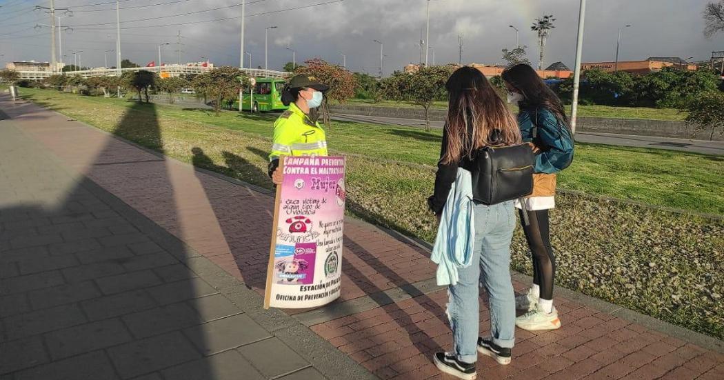 Campaña de la Policía sobre Línea 155 contra la violencia a mujeres