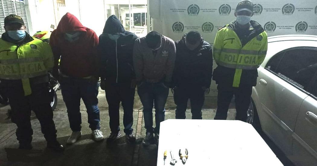 Delincuentes armados con un taladro de percusión capturados en Suba