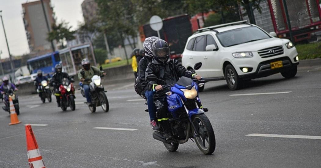 Se restringe parrillero en moto en Bogotá los jueves, viernes y sábado