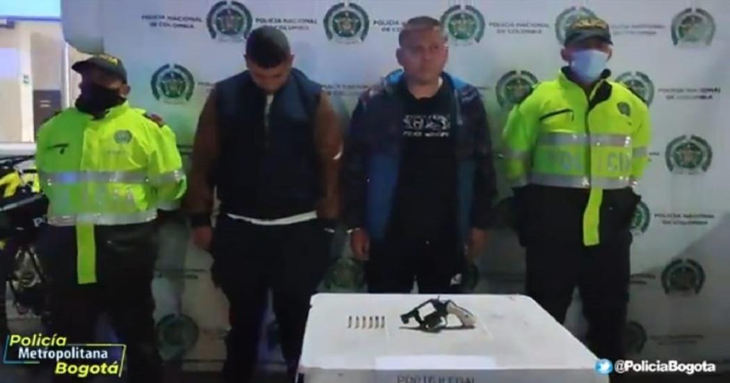 La Policía capturó en Suba a dos hombres por porte ilegal de armas
