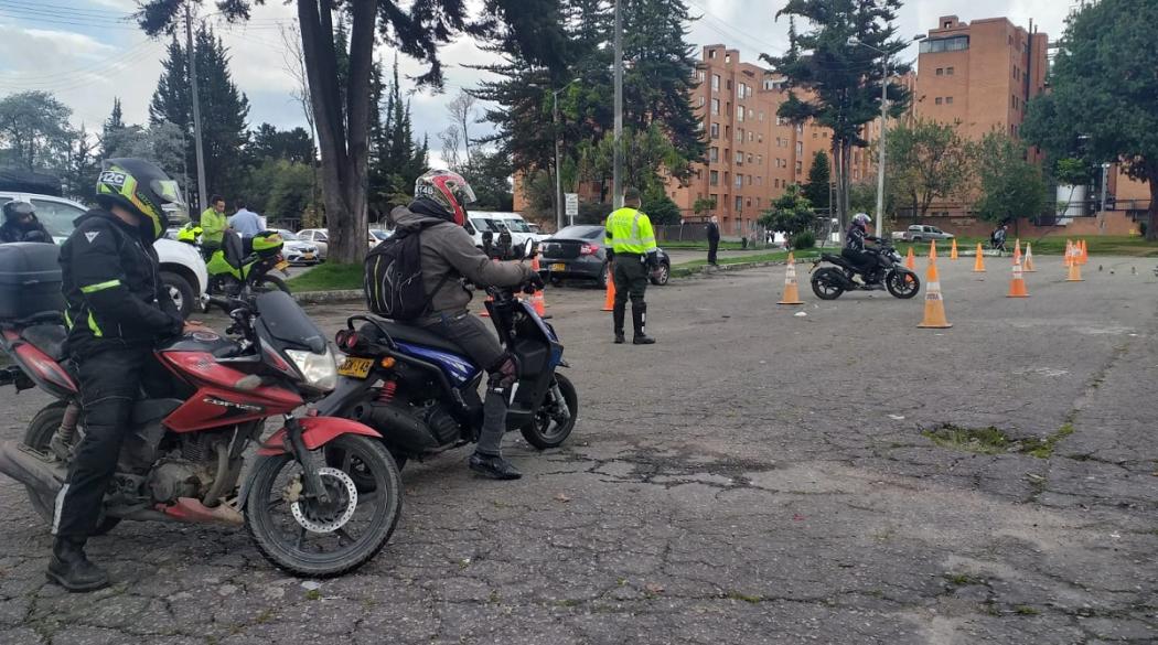 Cómo se desarrollan los cursos gratuitos para motociclistas en Bogotá