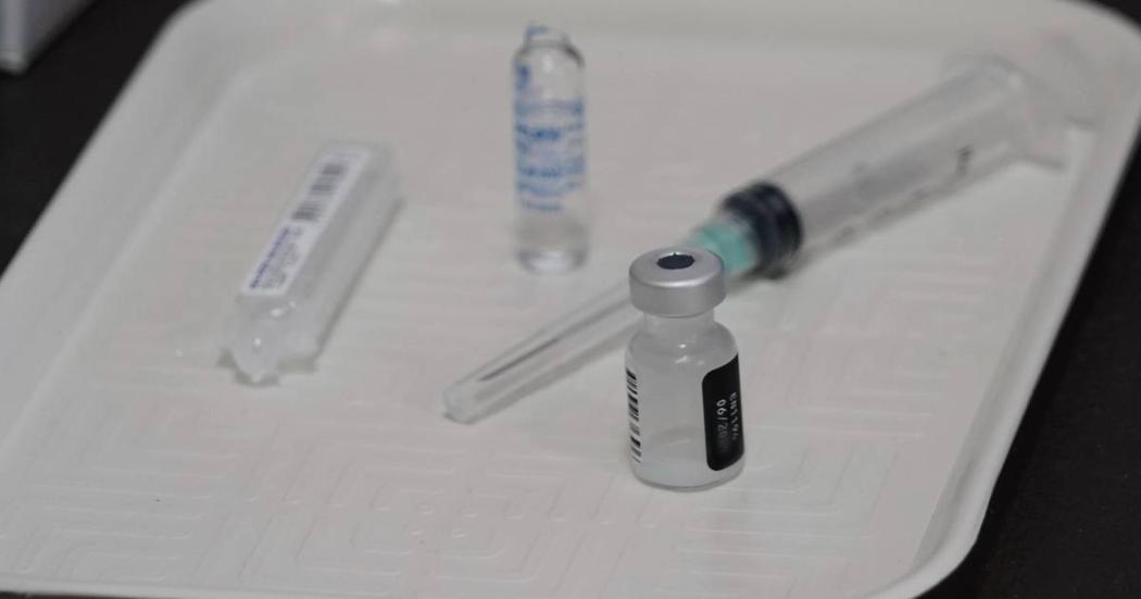 Tiempo de espera entre vacuna COVID-19 y vacuna contra fiebre amarilla