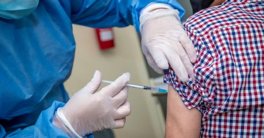 Puntos de vacunación contra COVID-19 hoy 12 de abril de 2022, Bogotá