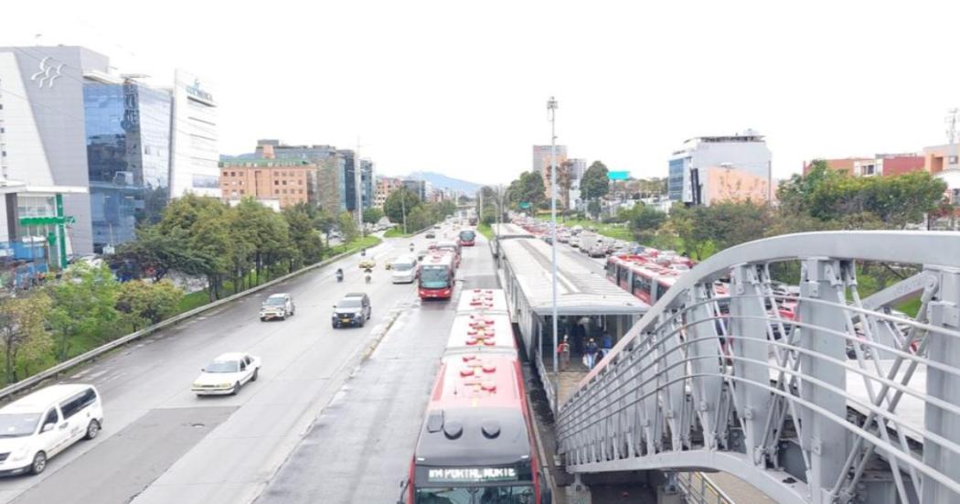 Con nuevas taquillas, se reabre la estación de TransMilenio Calle 127 