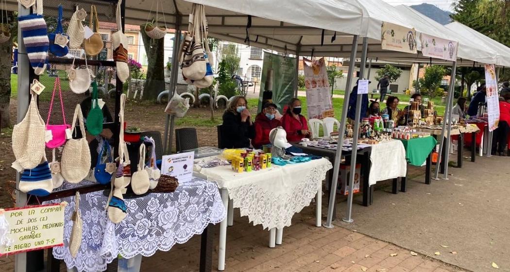 Feria de reactivación económica para vendedores informales de Bogotá