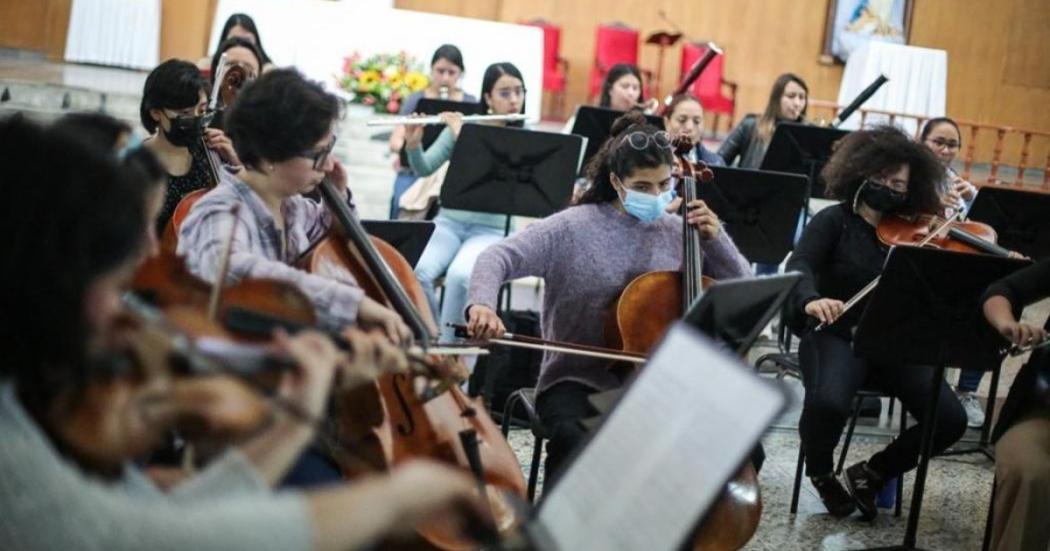 La Orquesta Filarmónica de Mujeres sigue recorriendo Bogotá 