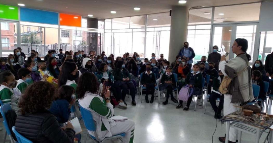 Actividad con estudiantes para sensibilizar el cuidado del Río Bogotá
