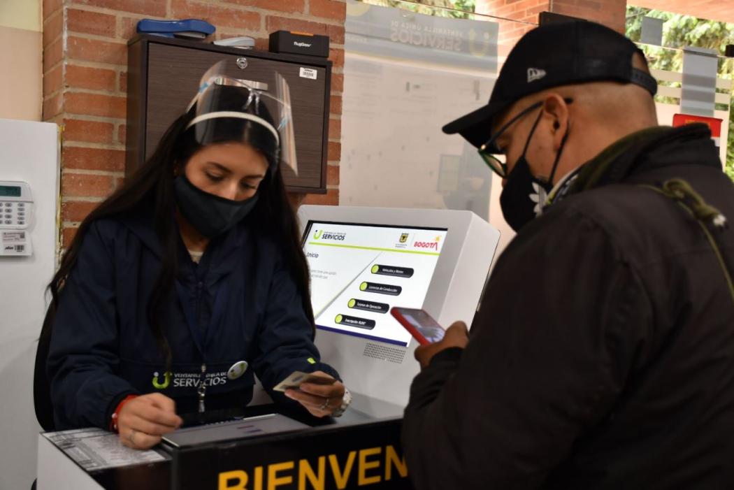 ¿Cómo legalizar el cambio de color de un carro o una moto en Bogotá?