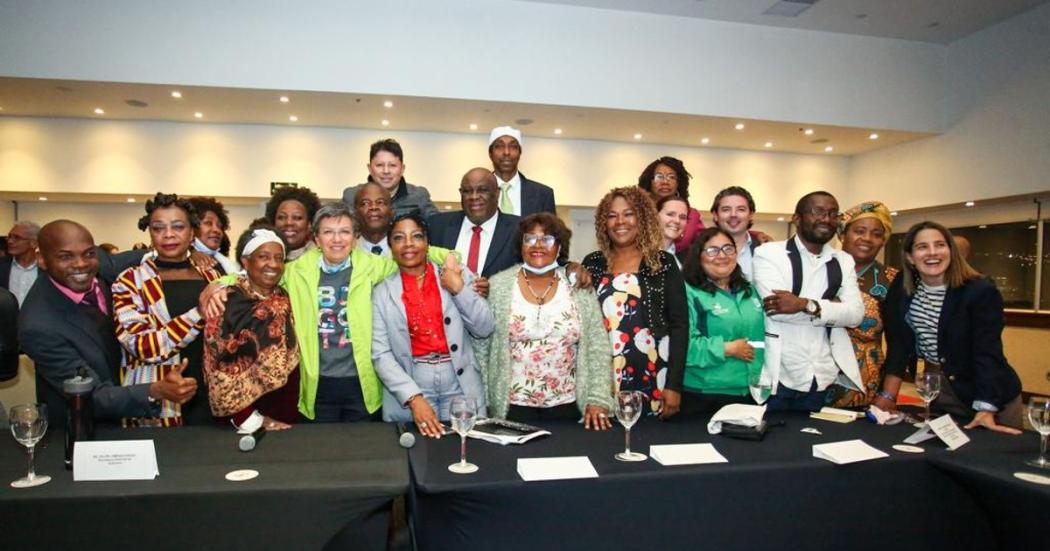 Alcaldesa revisó temas de racismo y derechos humanes con comunidades