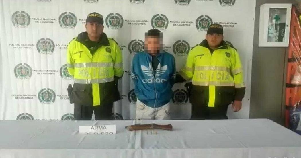 Ciudad Bolívar: Policía capturó a un hombre que portaba un arma ilegal