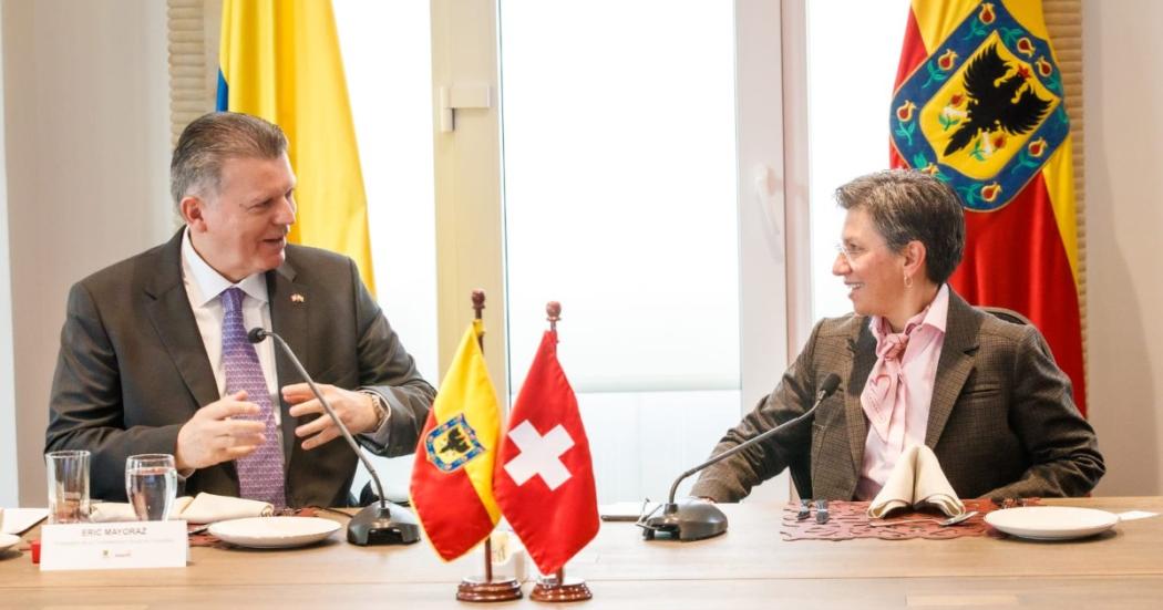 Embajador de Suiza y alcaldesa de Bogotá