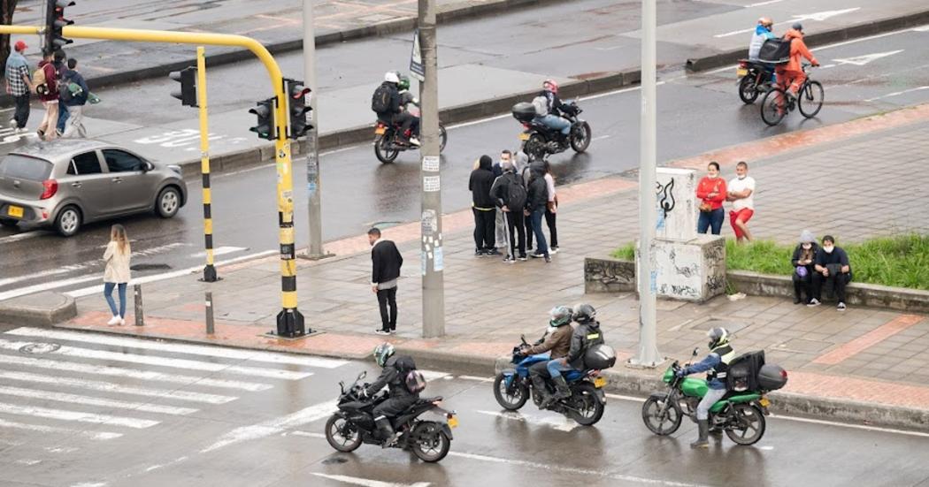 Horarios y días de restricción de acompañante hombre en moto en Bogotá