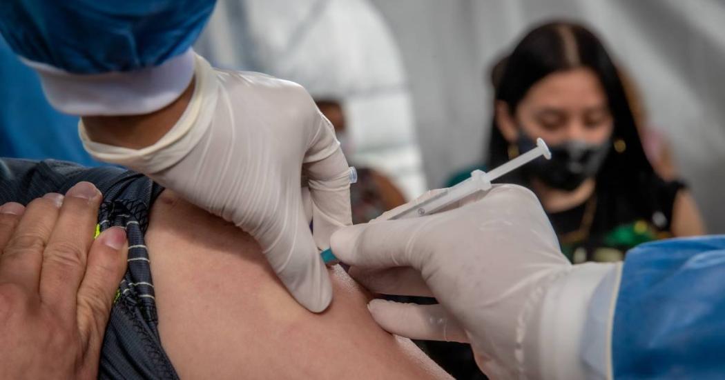 Puntos de vacunación contra COVID-19 hoy 8 de julio de 2022, Bogotá