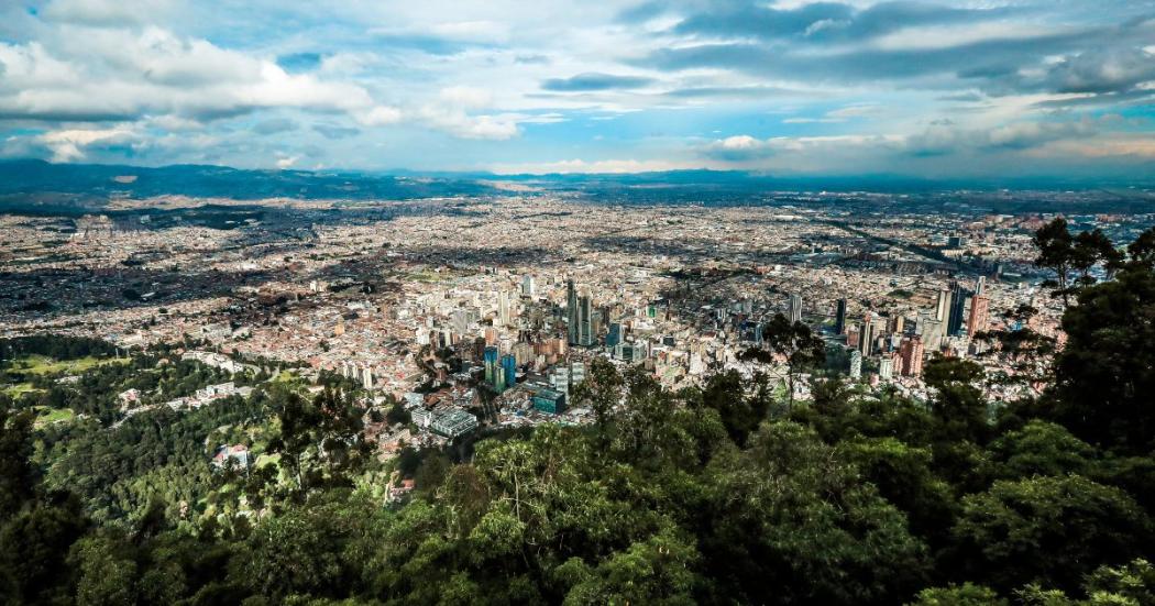 ¿Qué acciones tomó el Distrito para descontaminar el aire en Bogotá?