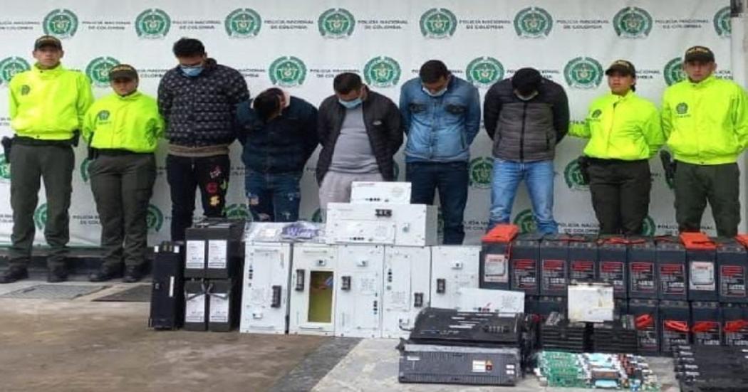 "Los Bodegueros" dedicados al hurto de baterías de celulares en Bogotá