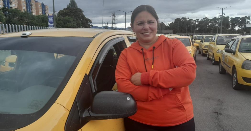 Agosto mes del taxista en Bogotá: la historia de Rosa Elena Camacho