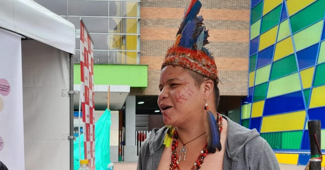 Indígena amazónico participa en LGBTI ‘Únete a la Movida Multicolor'