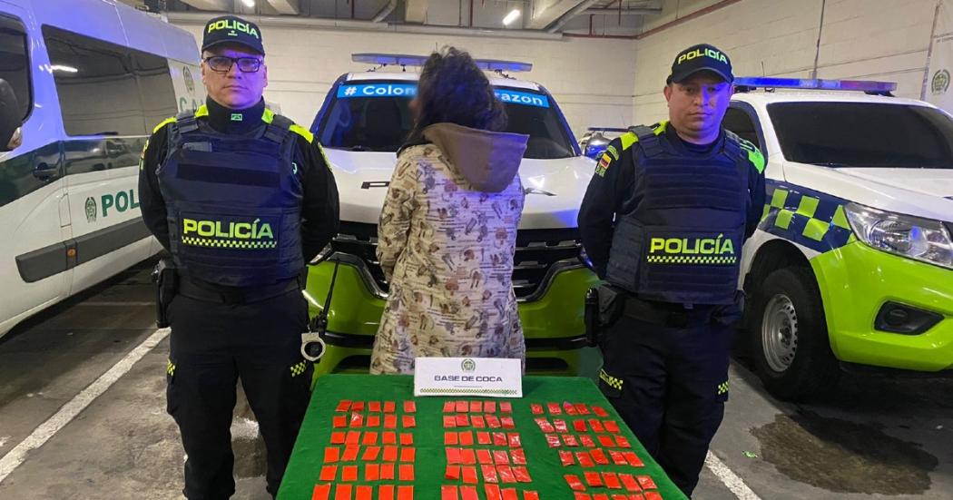 Policía sorprendió a mujer con 98 papeletas de bazuco en el centro de Bogotá