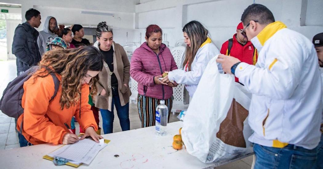 Distrito mantiene atención social por emergencia en vía La Calera