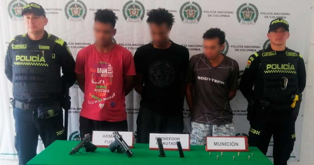 Policía capturó a 3 hombres armados y con antecedentes en C. Bolívar 