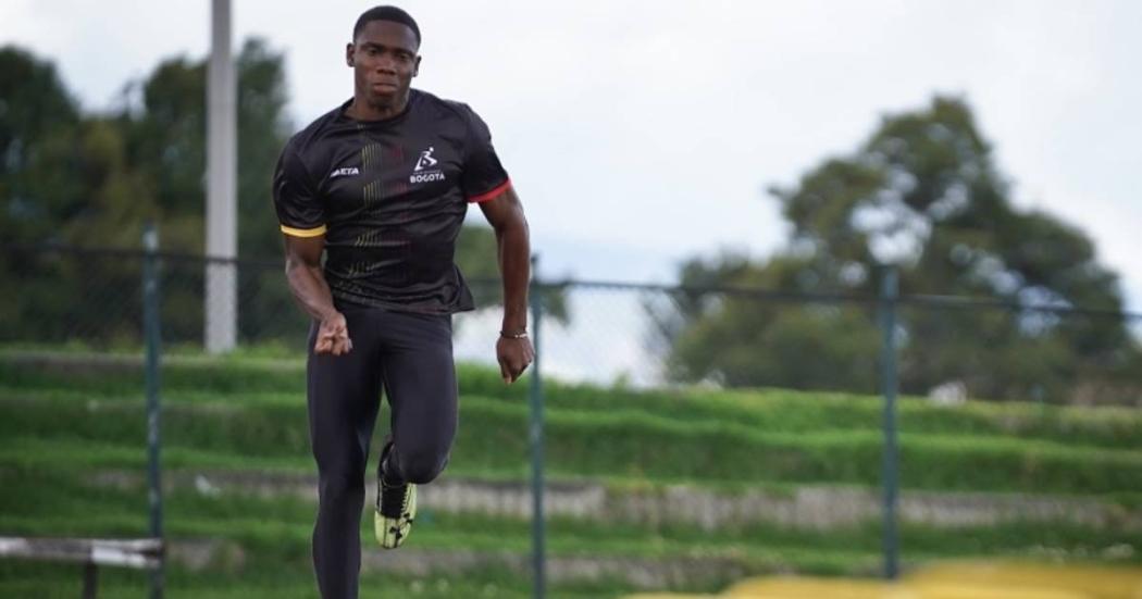 Ronal velocista del equipo Bogotá gana bronce y gana un cupo a París 