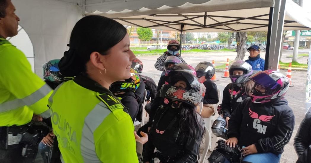 Fecha del próximo curso gratuito para mujeres motociclistas en Bogotá 