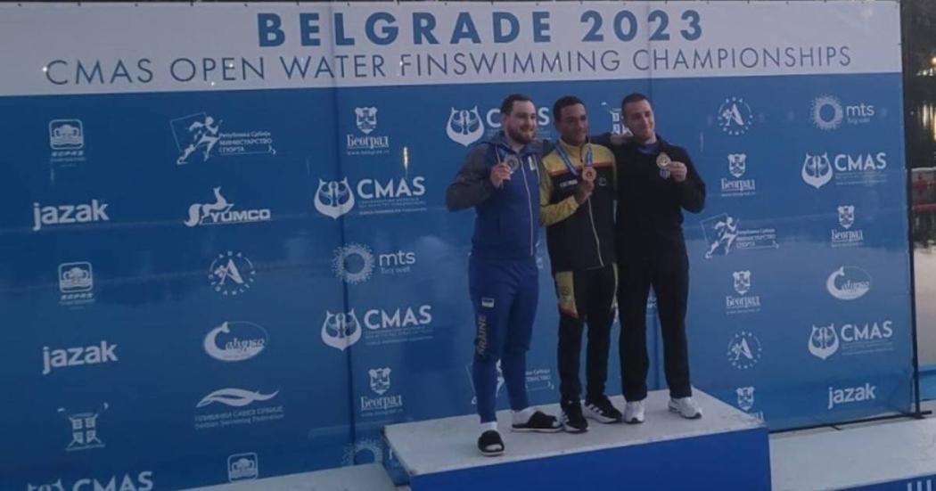 Alexander Jiménez, campeón mundial de natación con aletas en Serbia 