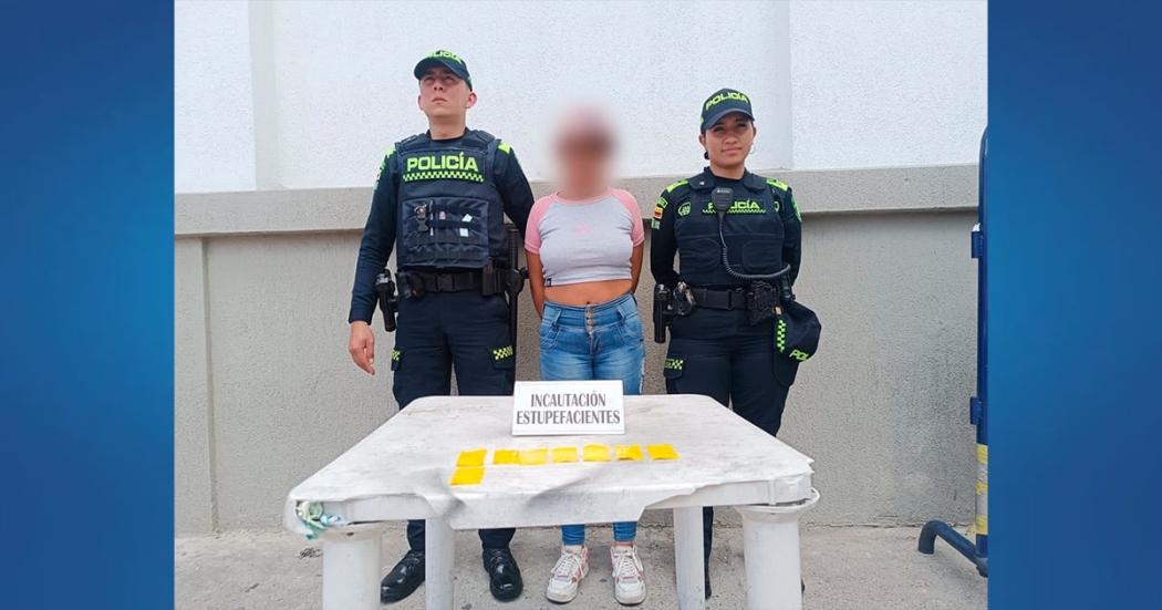 ¡En flagrancia! Mujer capturada por venta de estupefacientes en Los Mártires 