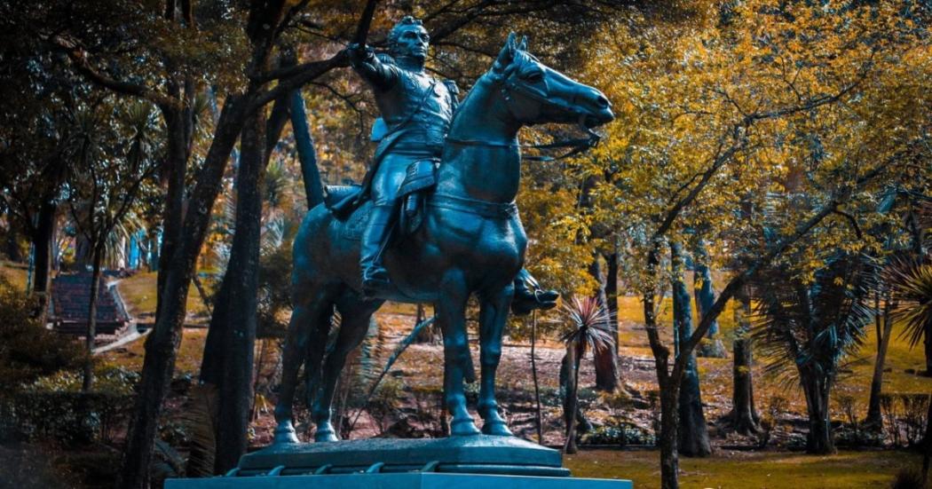 La escultura Bolívar Ecuestre regresa al Parque de la Independencia
