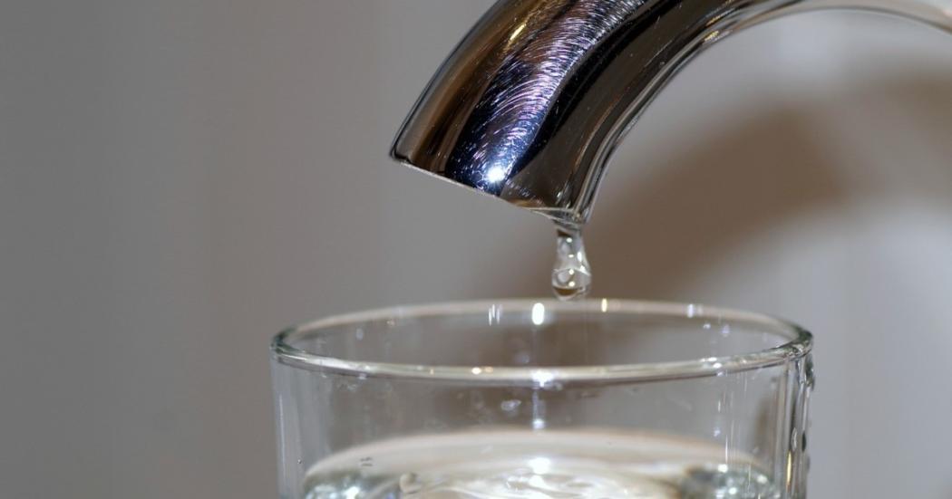Análisis confirman que agua en Bogotá es apta para consumo: Sec. Salud