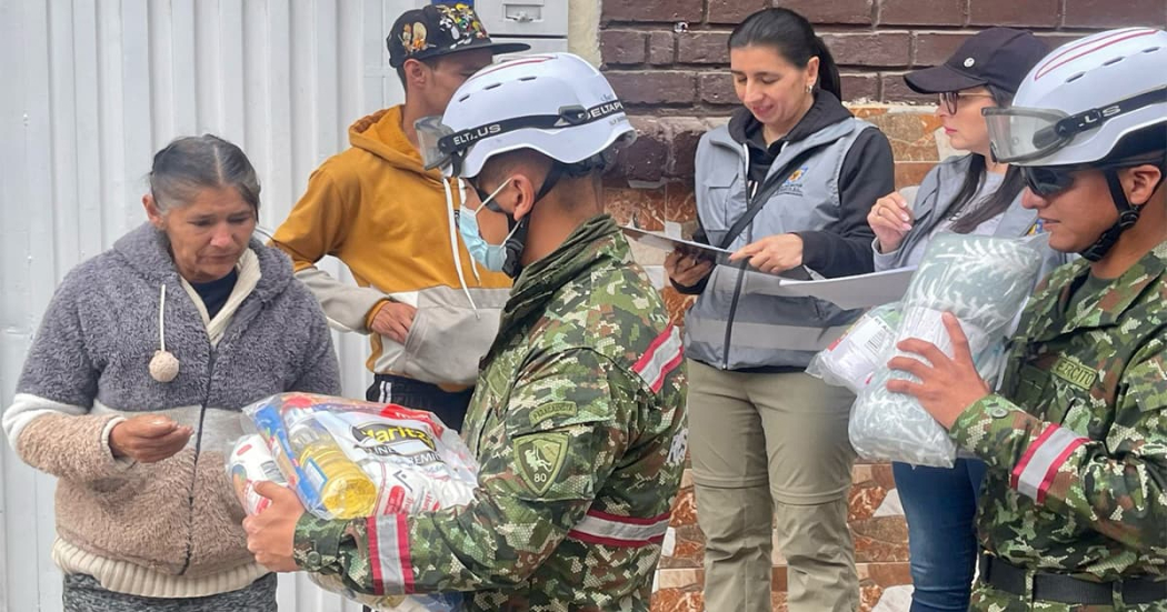 Distrito entrega ayudas para población afectada por incendio en barrio Ramírez