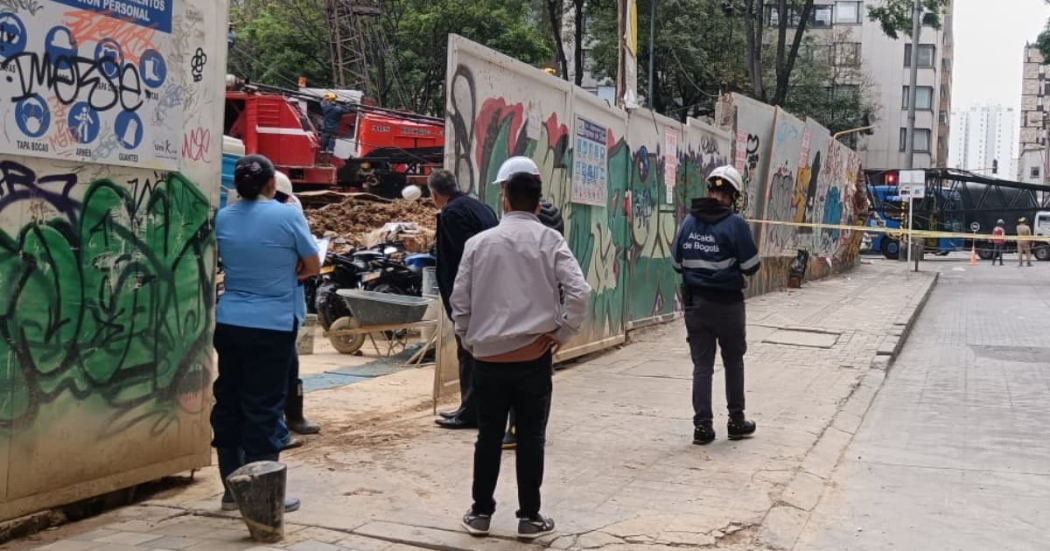 Distrito atiende emergencia por caída de grúa en el centro de Bogotá 