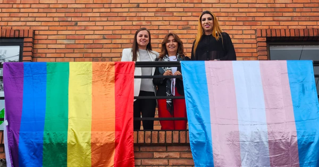 El IDPAC izó la bandera LGBTI en sus instalaciones en el mes del Orgullo LGBTI 