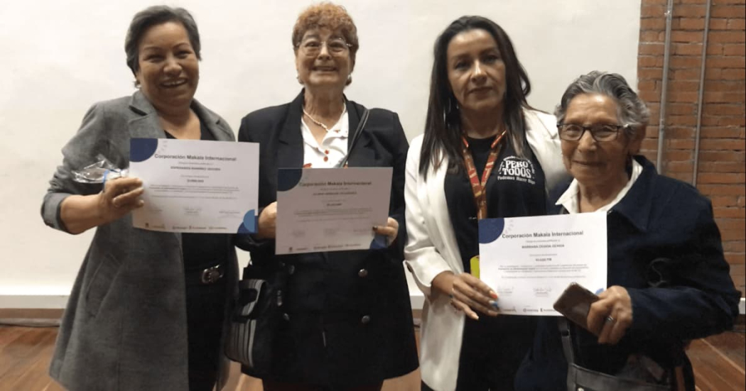 Cursos gratis en Bogotá: Adultos mayores certificados habilidades web