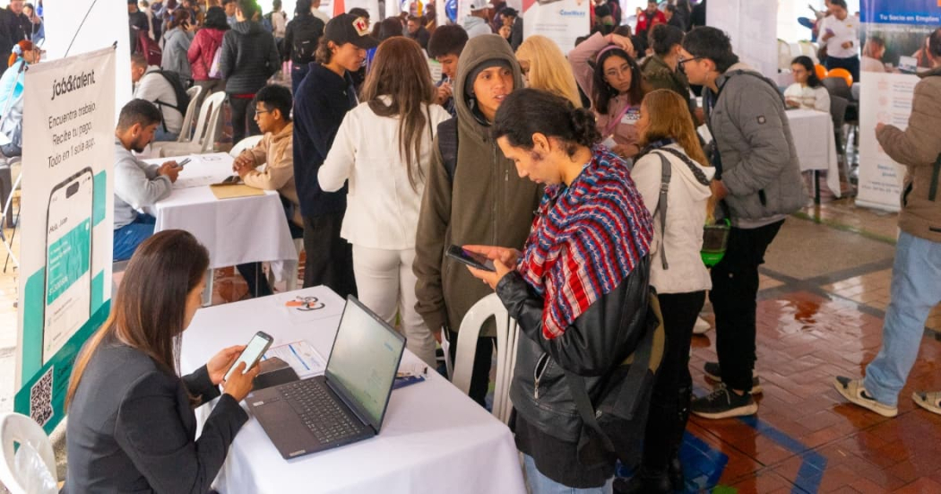 Cae el desempleo en Bogotá: la tas de desocupación bajó a 9.9 %‬ ‭ 