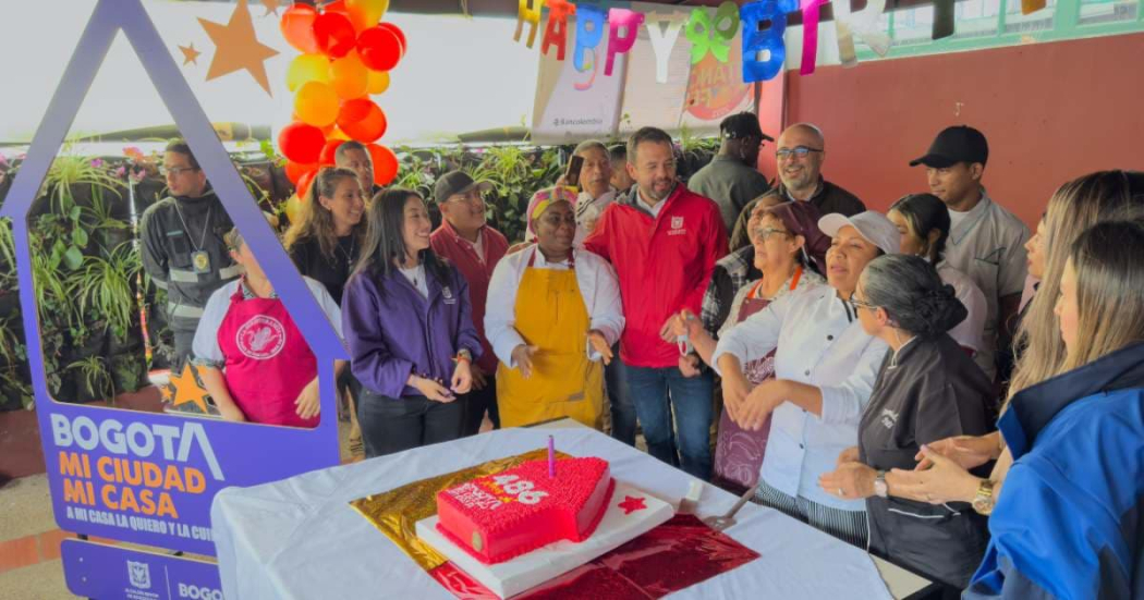 Cumpleaños de Bogotá: Alcalde Galán recorrió plaza La Perseverancia