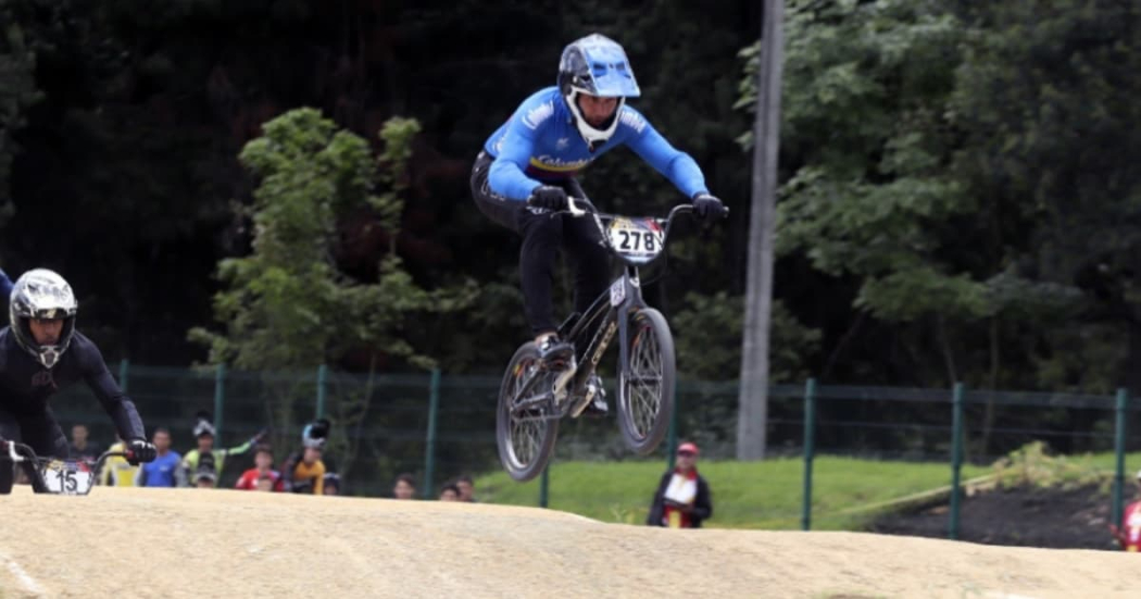 Juegos Olímpicos Paris 2024: Carlos Ramírez en pista BMX por Bogotá