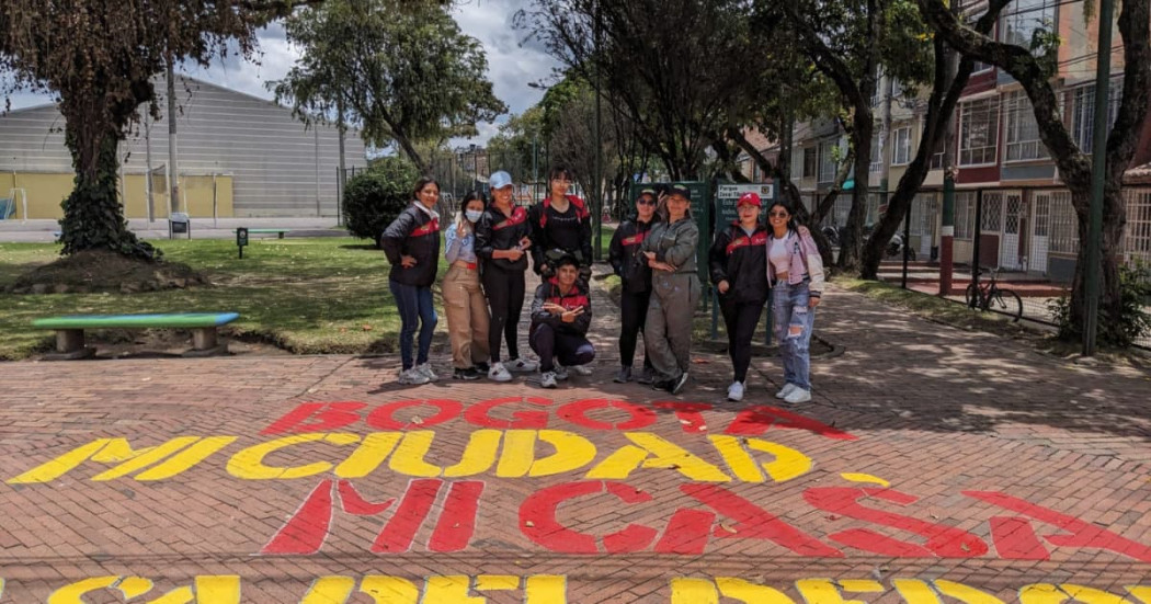 Embellecimiento de espacio público en Bogotá: jornada en parques Suba