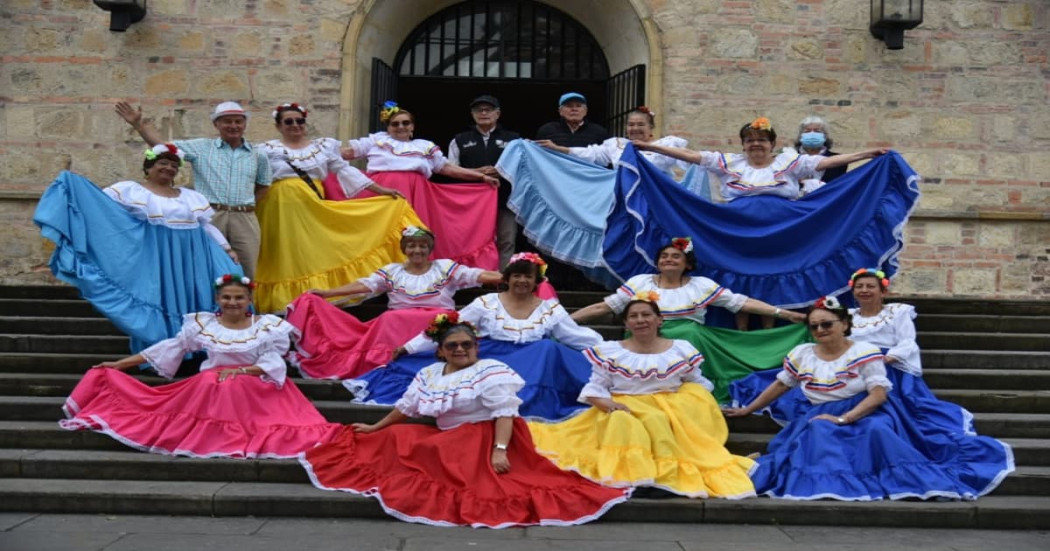 180 personas mayores de 60 años se tomaron el Museo Nacional en Bogotá