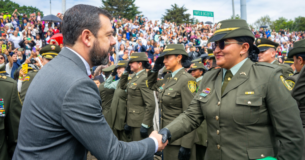 Ceremonia de ascenso de suboficiales de la Policía con presencia Galán