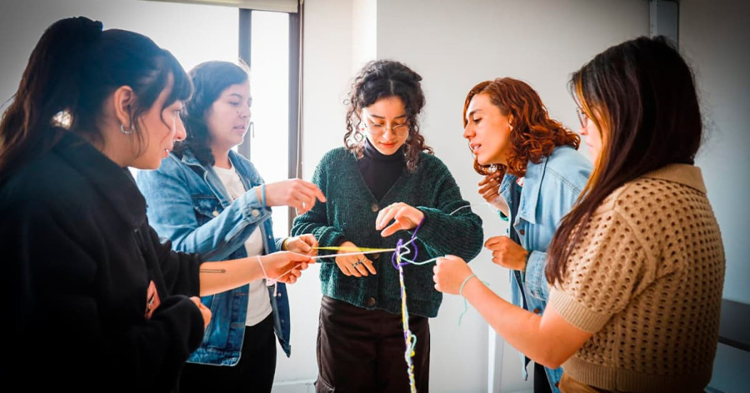 Mujeres en Bogotá: conoce Orbitando la estrategia de liderazgo